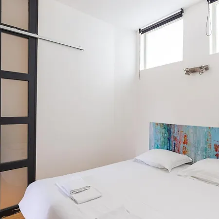 Apartment Beautiful With Lovely Terrace